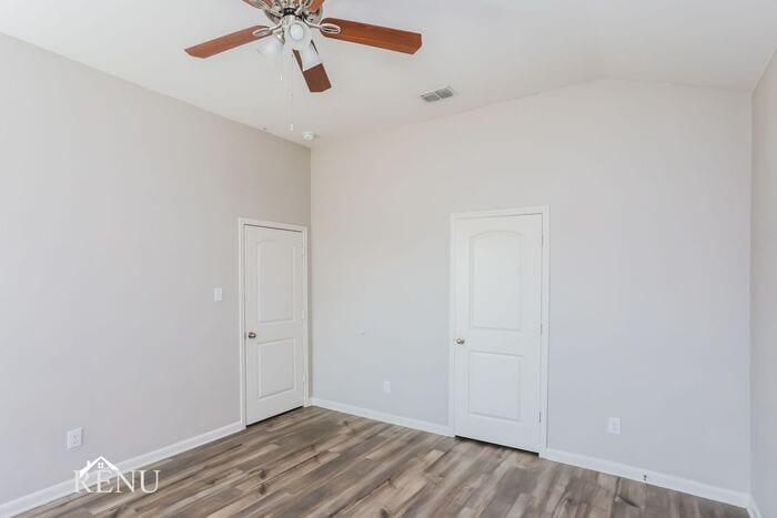 Building Photo - 1923 Hialeah Dr