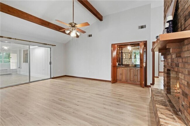 Building Photo - 811 Constitution Dr