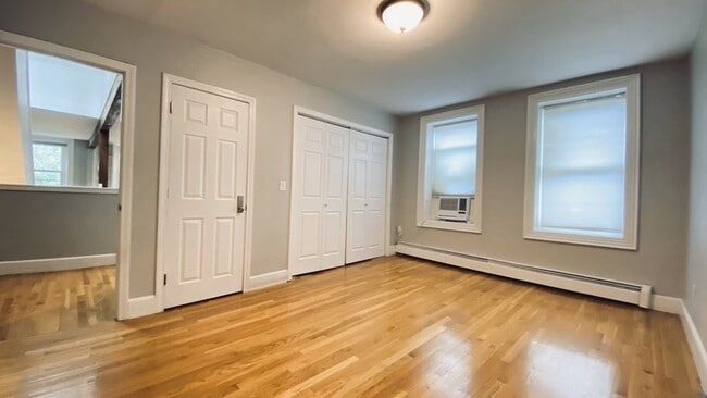 Building Photo - 15 Albemarle St