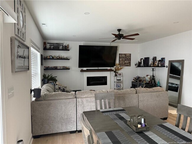 Building Photo - 211 NC-211