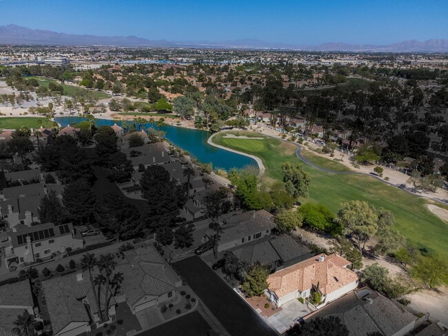 Building Photo - "Discover Comfort & Style: Spacious 3-Bedroom, 2-Bath Home in Las Vegas, NV!"