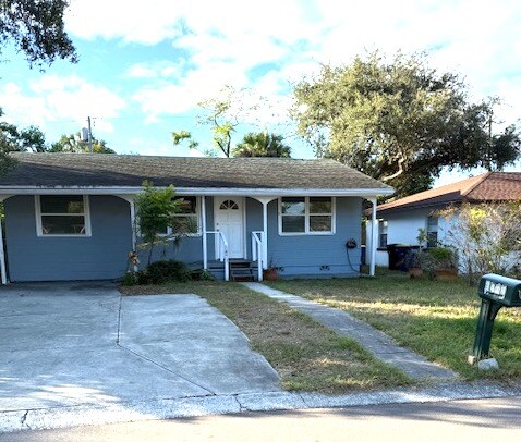 Building Photo - 1471 Park St