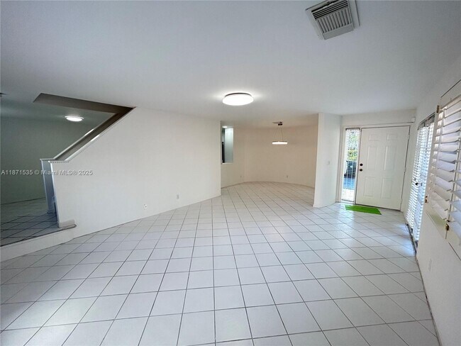 Building Photo - 524 NW 47th Ln
