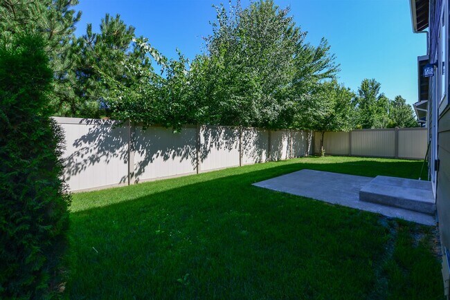 Building Photo - 7878 N Hibiscus Ln