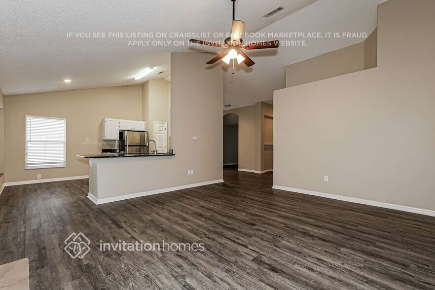 Building Photo - 16103 Dowling Ct