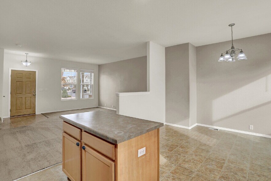 Building Photo - Updated 2-Bed Townhome Just Minutes from F...