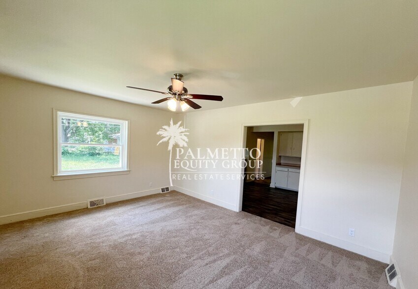 Building Photo - 405 Richardson Ave