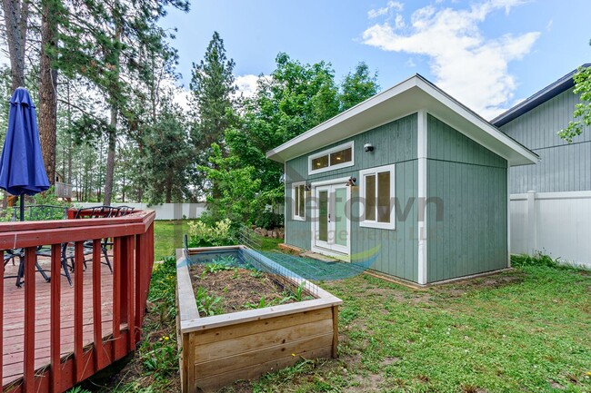 Building Photo - 4 Bedroom 4 Bathroom Home with Attached 2-...