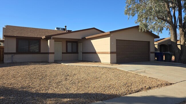 Building Photo - 6140 S Springbrook Dr