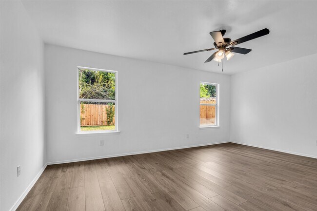 Building Photo - 5239 Roth Forest Ln