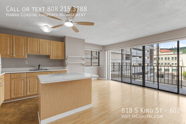 Building Photo - 818 S King St