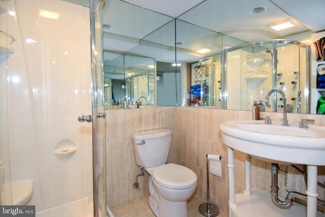 Building Photo - 5433 Grove Ridge Way