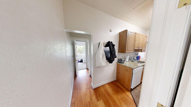 Building Photo - 1105 11th St