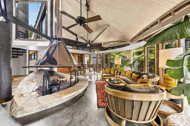 Building Photo - 1816 Bear Spgs Wy