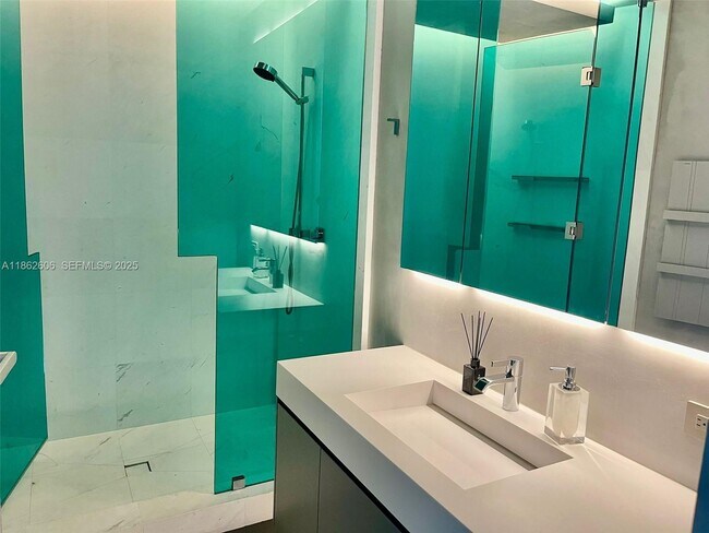 Building Photo - 18555 Collins Ave