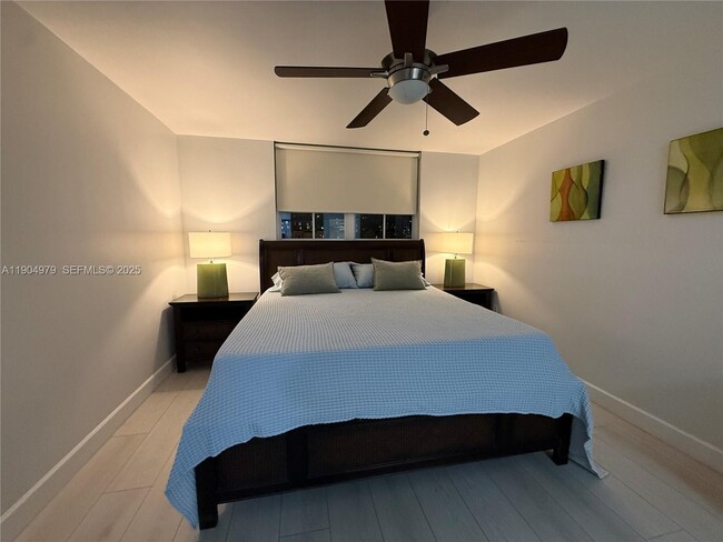 Building Photo - 19701 E Country Club Dr