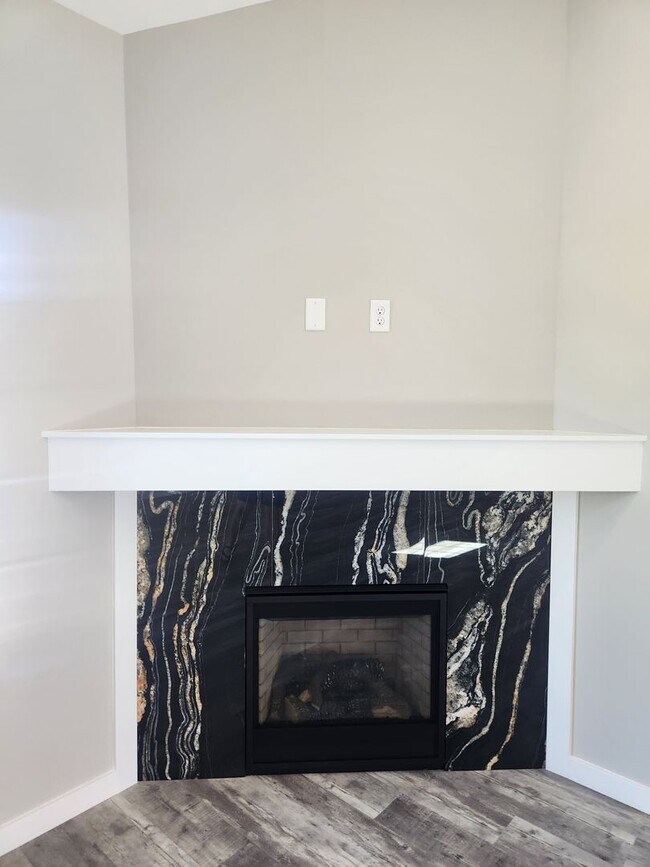 Building Photo - n625