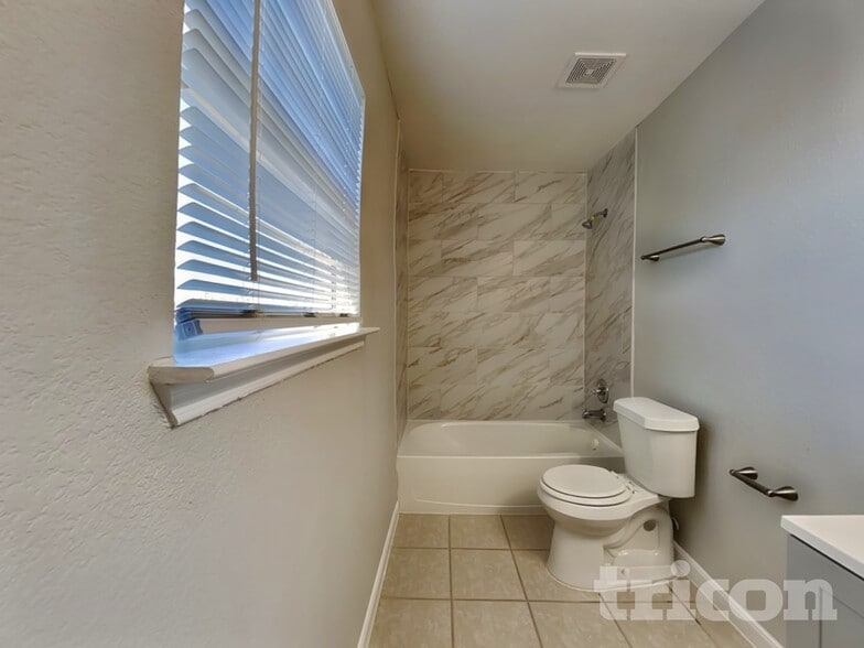 Building Photo - 10111 Victoria Falls Ln