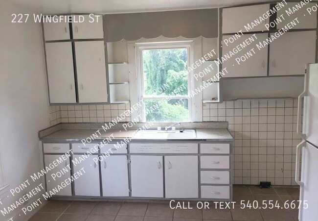 Building Photo - 227 Wingfield St