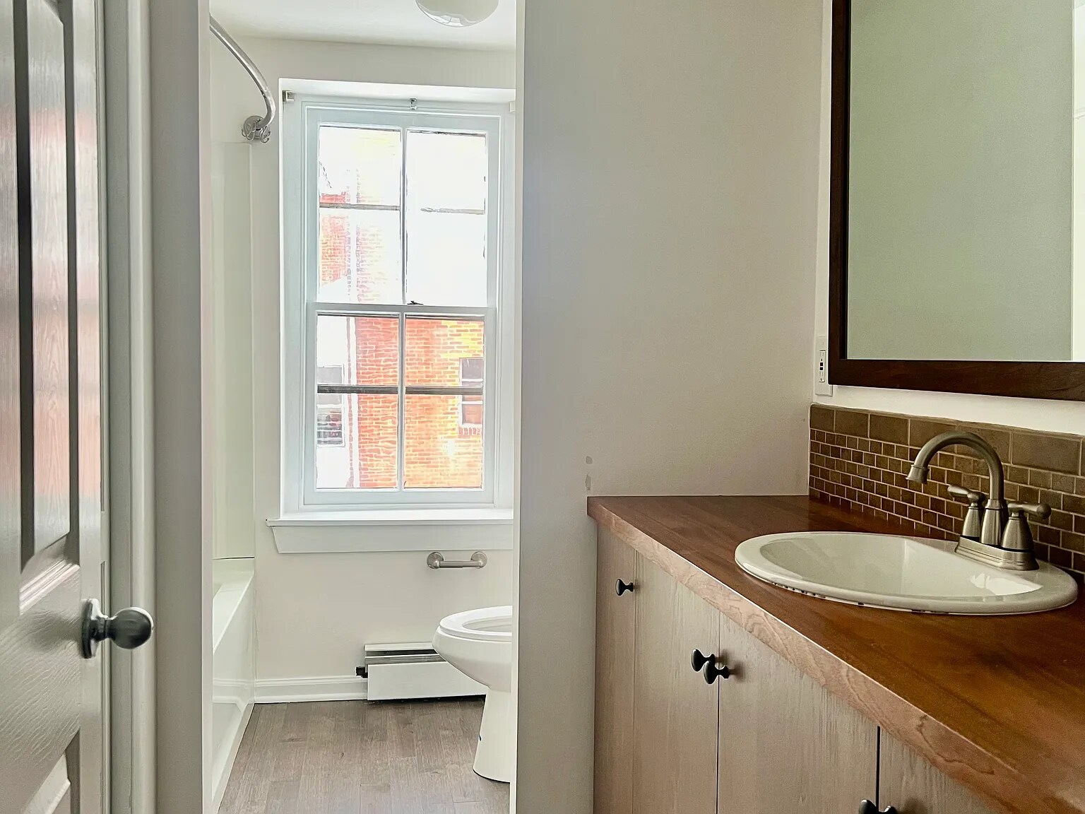 Building Photo - 420 W Chestnut St