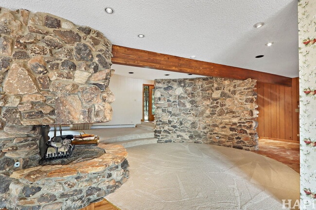 Building Photo - 58 Watergate Dr