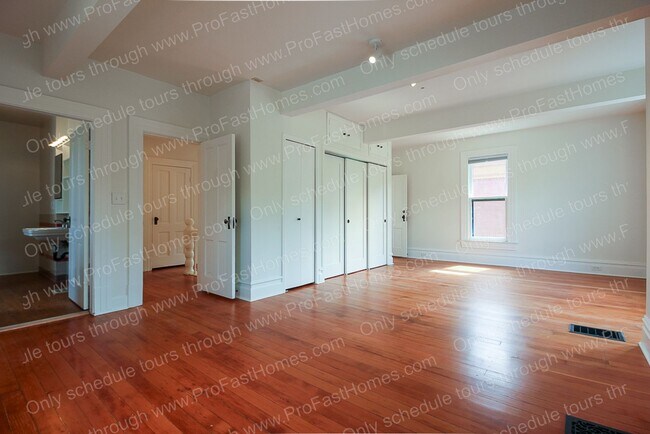 Building Photo - 2380 NW Northrup St