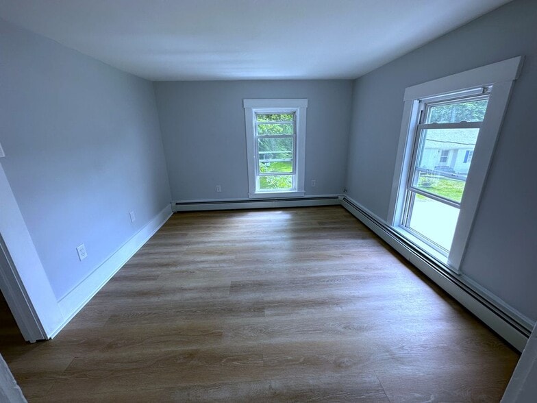 Building Photo - 10 Shelby Ln