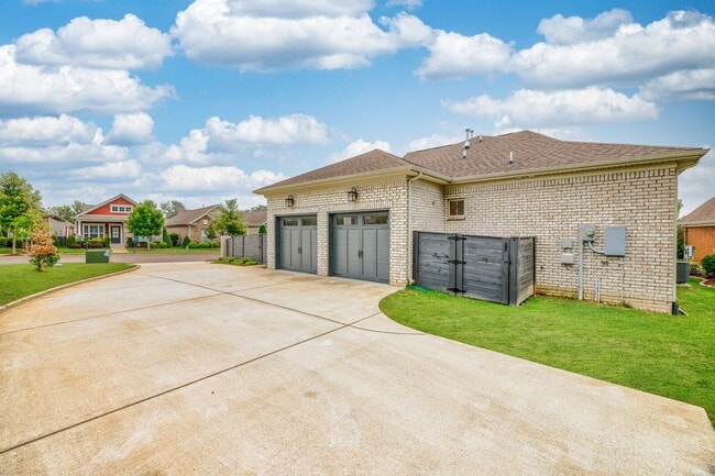 Building Photo - 775 Westcott Ln