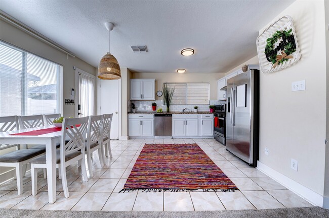 Building Photo - 3818 E Traditions Ct