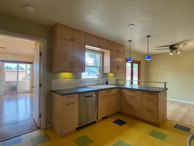 Building Photo - 4679 Idlewilde Ln SE