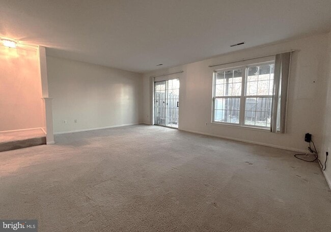 Building Photo - 45504 Trail Run Terrace