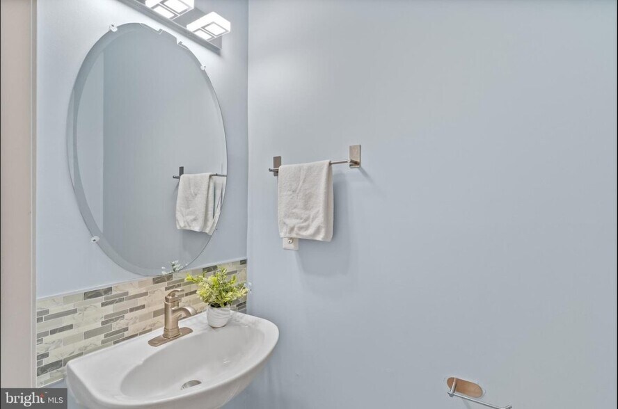 Building Photo - 13258 Maple Creek Ln