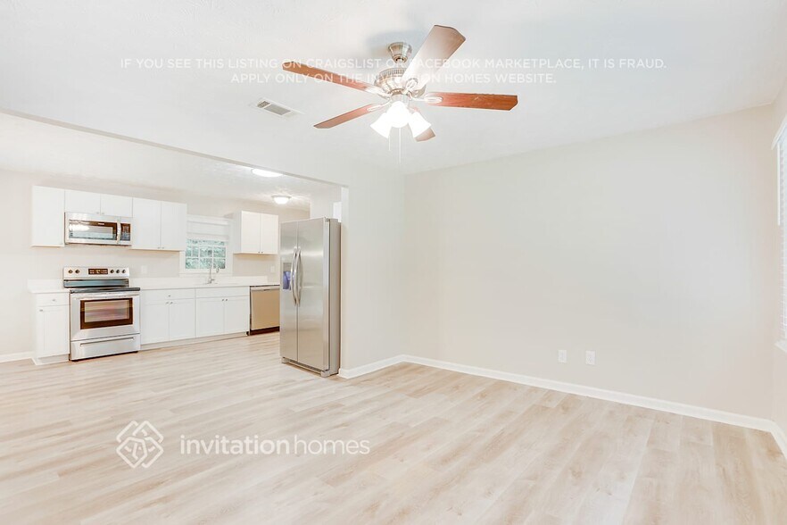 Building Photo - 7039 Carolyn Cir