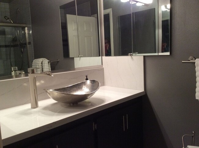 Building Photo - Beautiful FULLY FURNISHED Single Level 4/2 Home in South West Reno