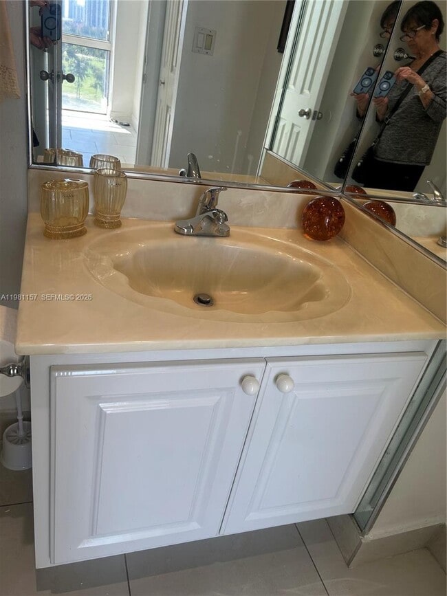 Building Photo - 20301 W Country Club Dr