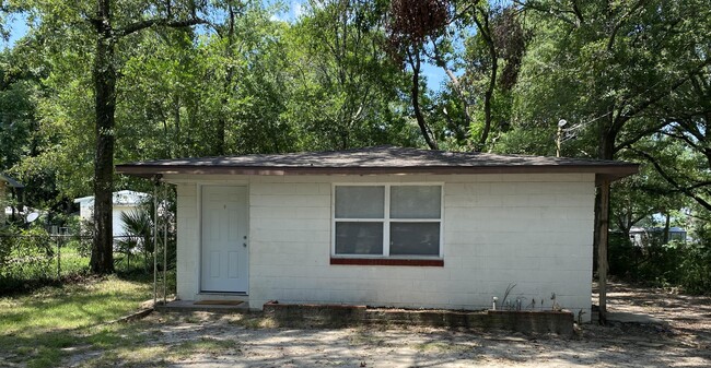 Primary Photo - 450 E Field Ave