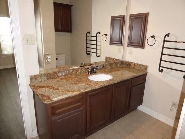 Building Photo - 10225 Wood Fern Ct