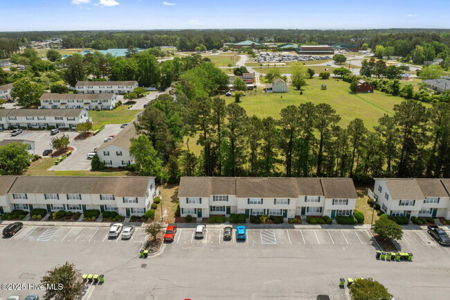 Building Photo - 51 Pirates Cove Dr