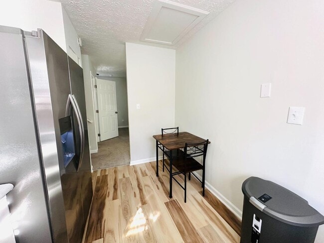 Building Photo - 5600 Brandycrest Dr