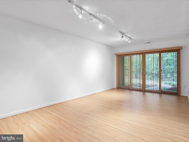 Building Photo - 11645 Newbridge Ct