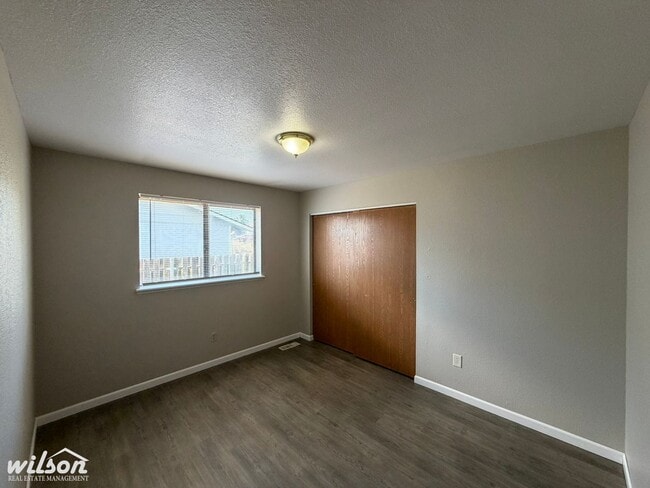 Building Photo - 5606 Mt Clemens Way