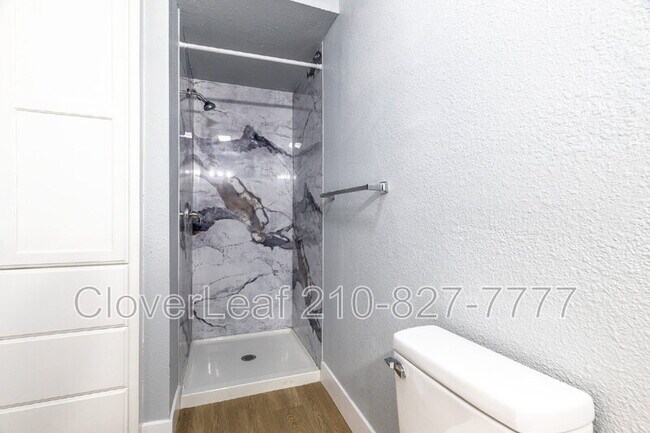 Building Photo - 2114 Jupiter St