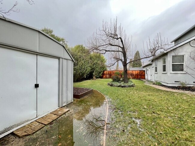 Building Photo - TENTATIVELY RENTED Custom Features, 3 Bedroom, 2 Bathroom, Napa Home