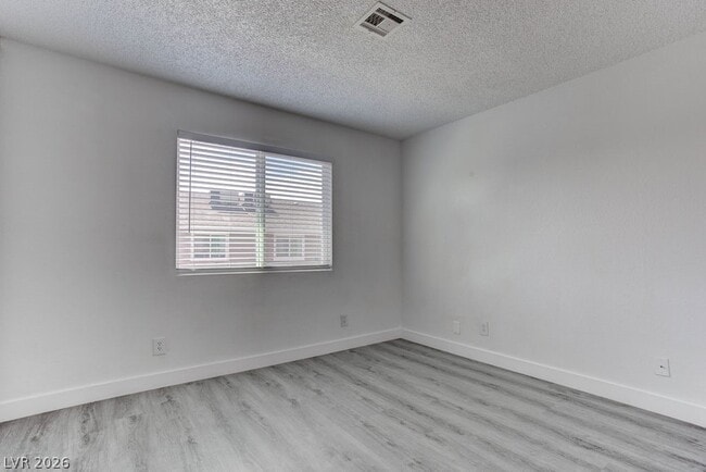 Building Photo - 921 Snug Harbor St