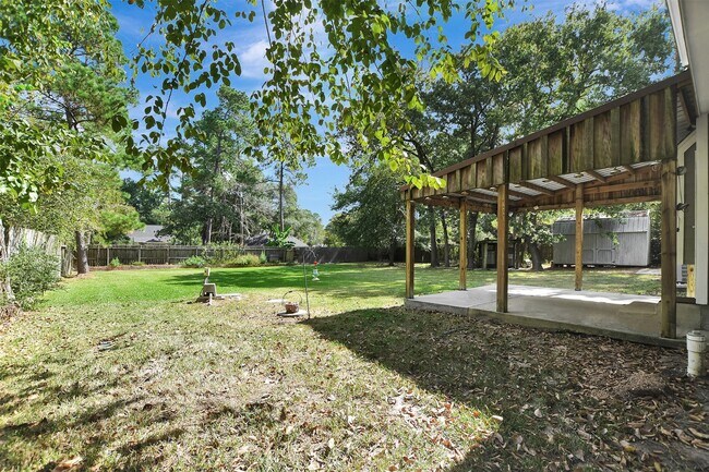 Building Photo - 22806 Lantana Dr