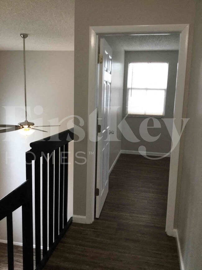 Building Photo - 3085 Lighthouse Pl