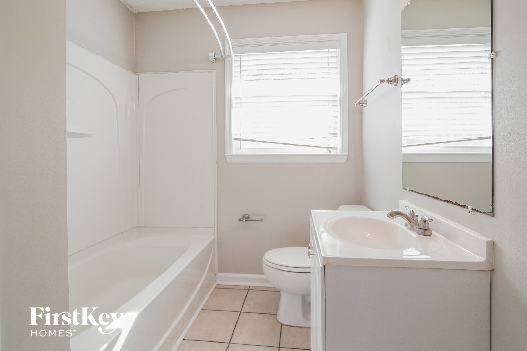 Building Photo - 729 Harbor View Rd