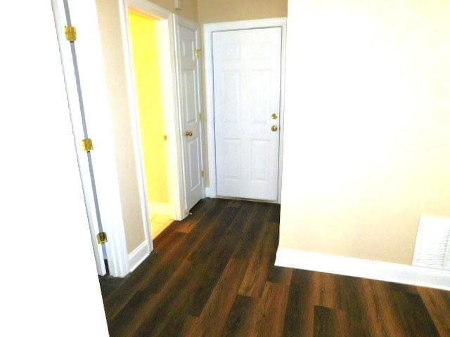 Building Photo - 3002 Montclair Cir SE