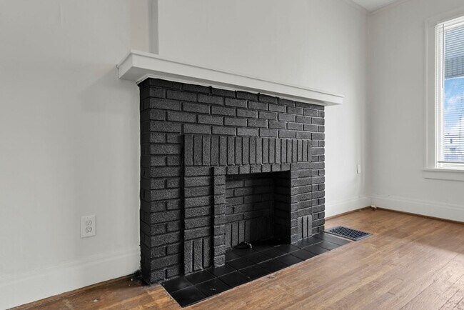 Building Photo - 27-29 S Terrace Ave