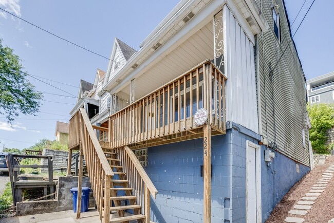 Building Photo - 224 Seward St